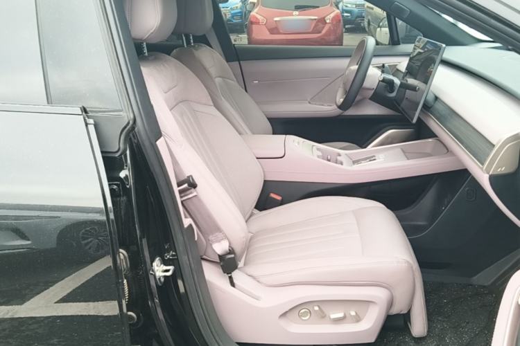 Used ONVO L60 2024 60 kWh Rear-Drive Version Right Front Seat