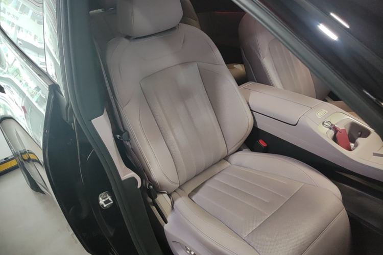 Used ONVO L60 2024 60 kWh Rear-Drive Version Right Front Seat
