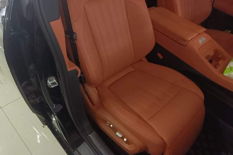 Used ONVO L60 2024 60 kWh Rear-Drive Version Right Front Seat