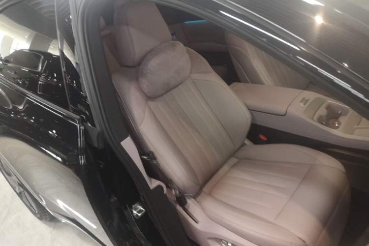 Used ONVO L60 2024 60 kWh Rear-Drive Version Right Front Seat