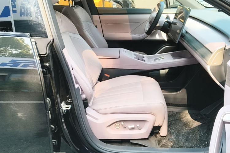 Used ONVO L60 2024 60 kWh Rear-Drive Version Right Front Seat