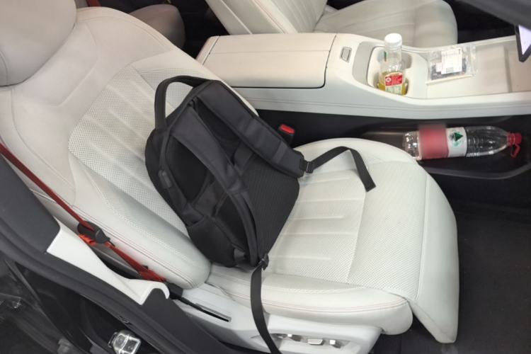 Used ONVO L60 2024 60 kWh Rear-Drive Version Right Front Seat