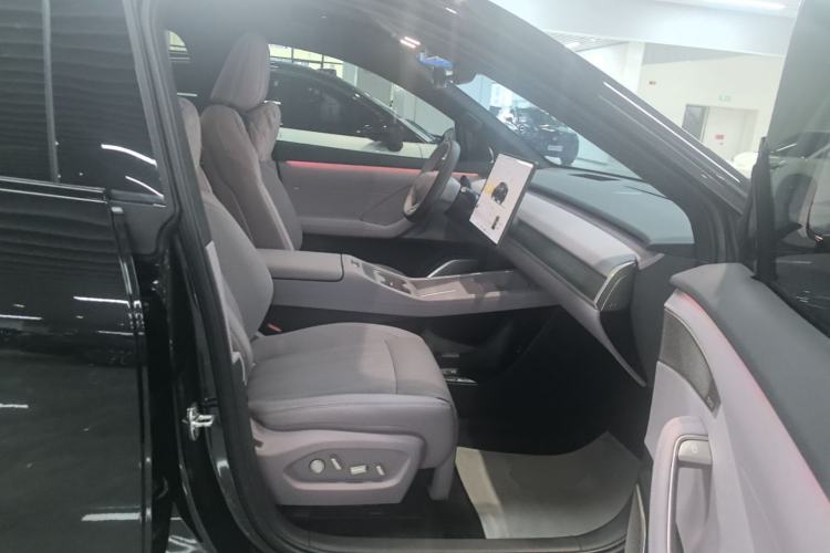 Used ONVO L60 2024 60 kWh Rear-Drive Version Right Front Seat