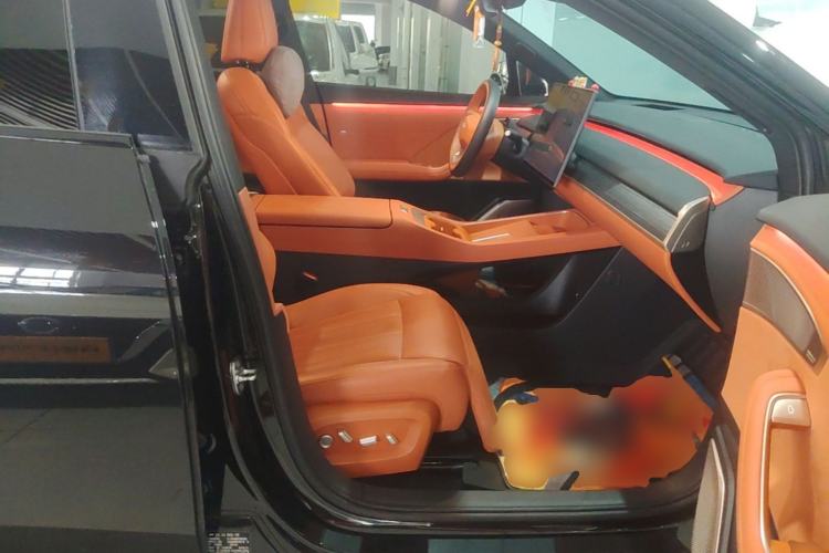 Used ONVO L60 2024 60 kWh Rear-Drive Version Right Front Seat