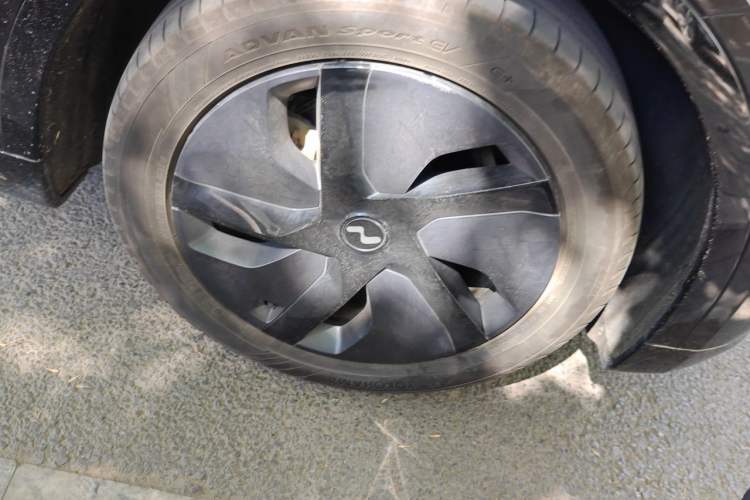 Used ONVO L60 2024 60 kWh Rear-Drive Version Right Front Wheel Hub