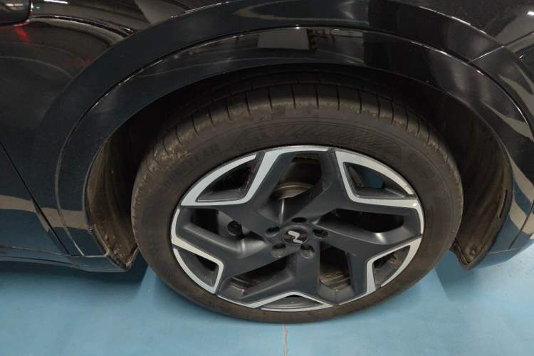 Used ONVO L60 2024 60 kWh Rear-Drive Version Right Front Wheel Hub