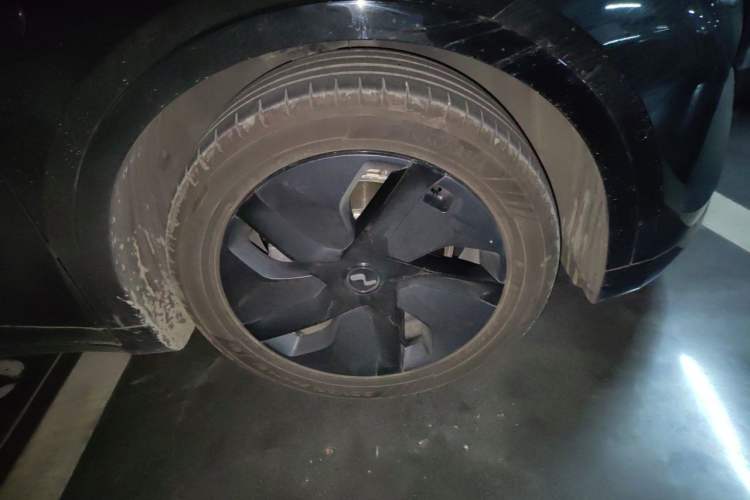 Used ONVO L60 2024 60 kWh Rear-Drive Version Right Front Wheel Hub