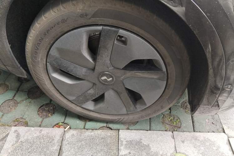 Used ONVO L60 2024 60 kWh Rear-Drive Version Right Front Wheel Hub