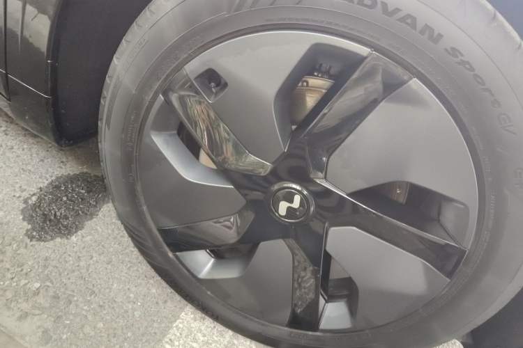 Used ONVO L60 2024 60 kWh Rear-Drive Version Right Front Wheel Hub
