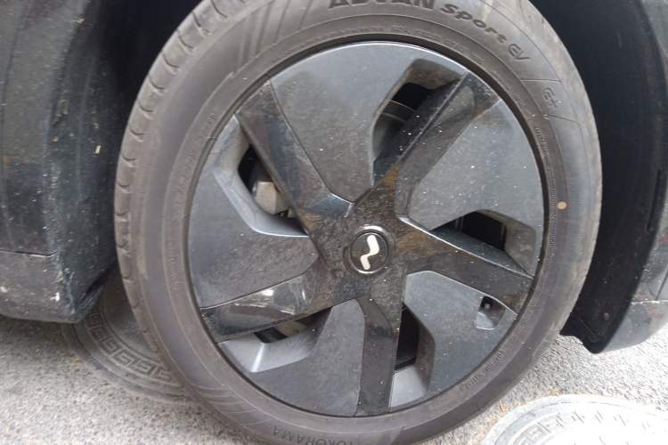 Used ONVO L60 2024 60 kWh All-Wheel Drive Right Front Wheel Hub