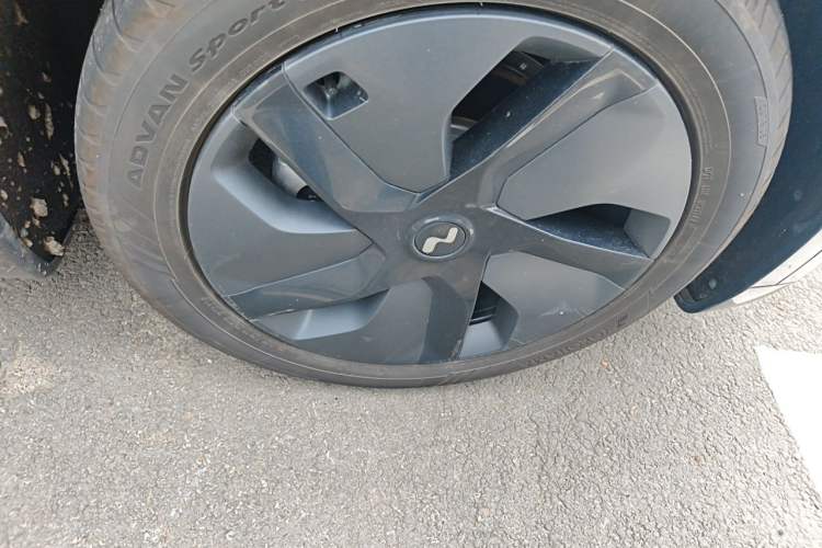 Used ONVO L60 2024 60 kWh Rear-Drive Version Right Front Wheel Hub