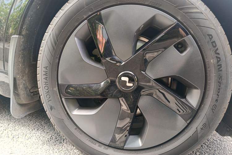Used ONVO L60 2024 60 kWh Rear-Drive Version Right Front Wheel Hub