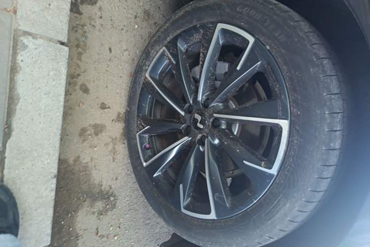 Used ONVO L60 2024 60 kWh Rear-Drive Version Right Front Wheel Hub