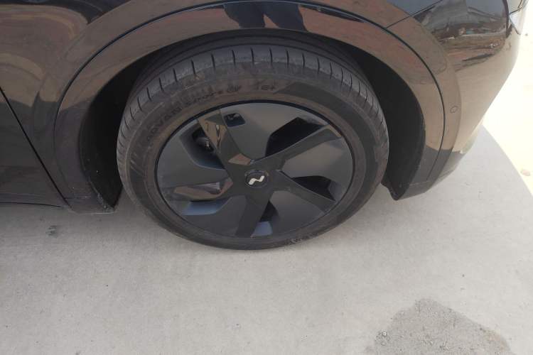 Used ONVO L60 2024 60 kWh Rear-Drive Version Right Front Wheel Hub