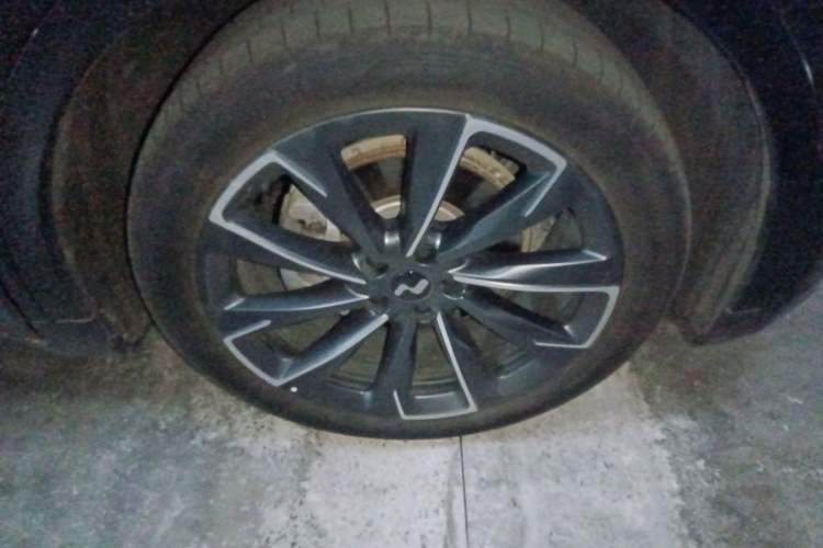 Used ONVO L60 2024 60 kWh All-Wheel Drive Right Front Wheel Hub