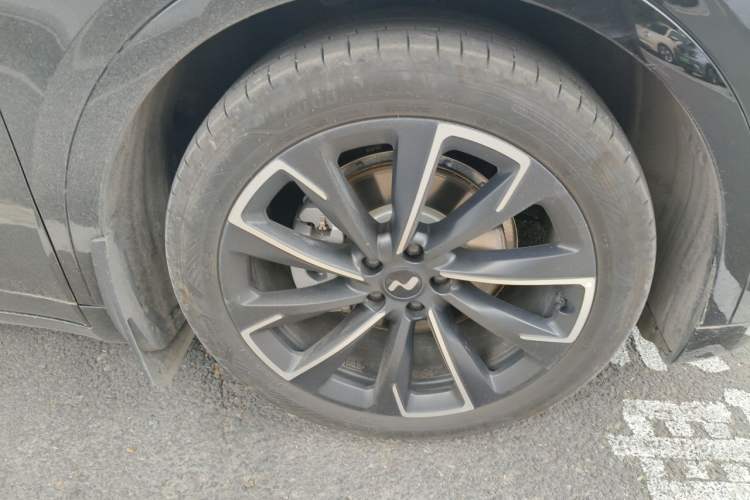 Used ONVO L60 2024 60 kWh Rear-Drive Version Right Front Wheel Hub