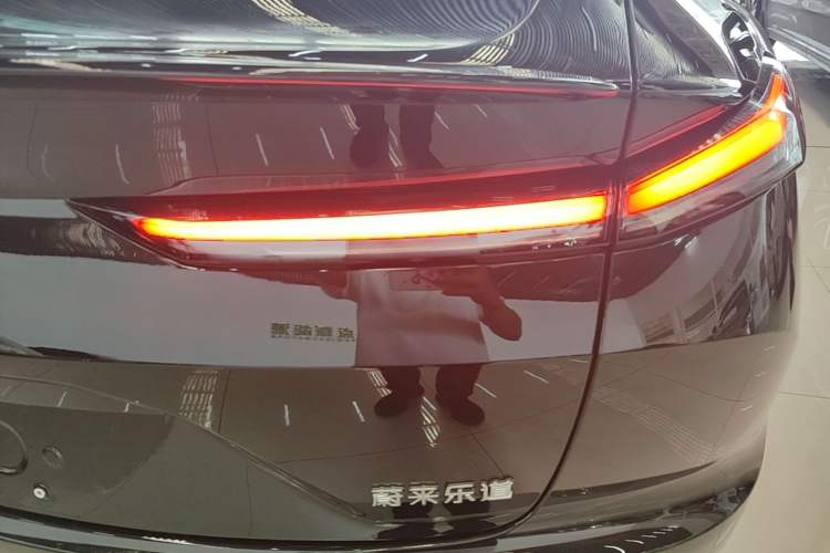 Used ONVO L60 2024 60 kWh Rear-Drive Version Right Rear Taillight
