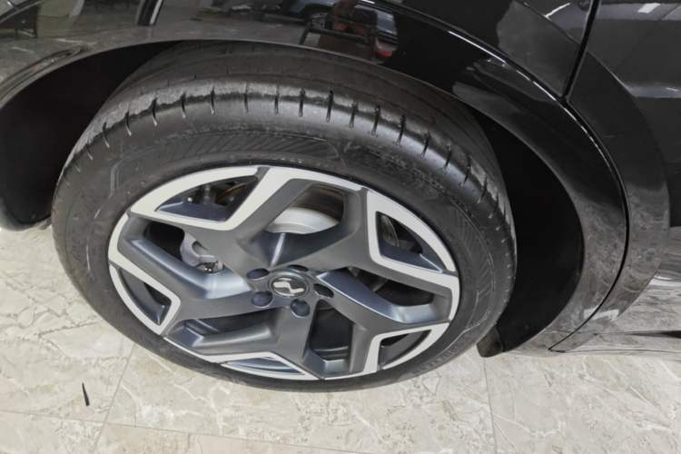 Used ONVO L60 2024 60 kWh All-Wheel Drive Right Rear Wheel Hub