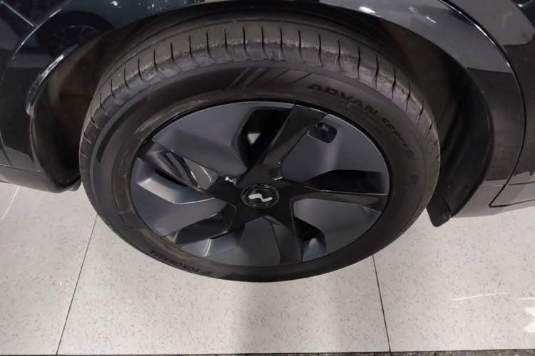 Used ONVO L60 2024 85 kWh Rear-Drive Version Right Rear Wheel Hub