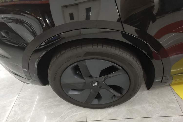 Used ONVO L60 2024 60 kWh All-Wheel Drive Right Rear Wheel Hub