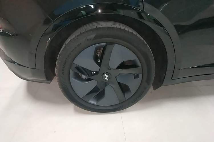 Used ONVO L60 2024 60 kWh Rear-Drive Version Right Rear Wheel Hub