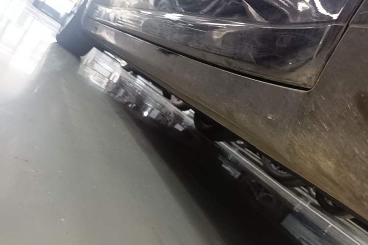 Used ONVO L60 2024 60 kWh Rear-Drive Version Right Side Sill