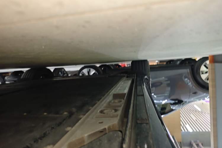 Used ONVO L60 2024 60 kWh Rear-Drive Version Right Side Sill