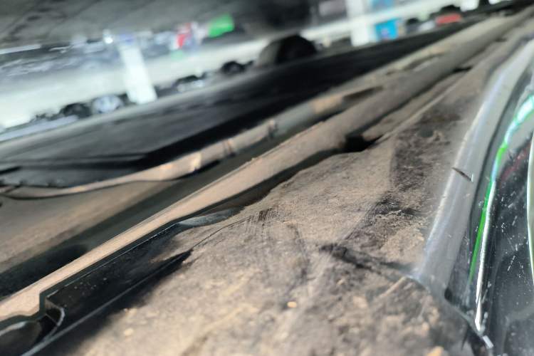 Used ONVO L60 2024 85 kWh Rear-Drive Version Right Side Sill