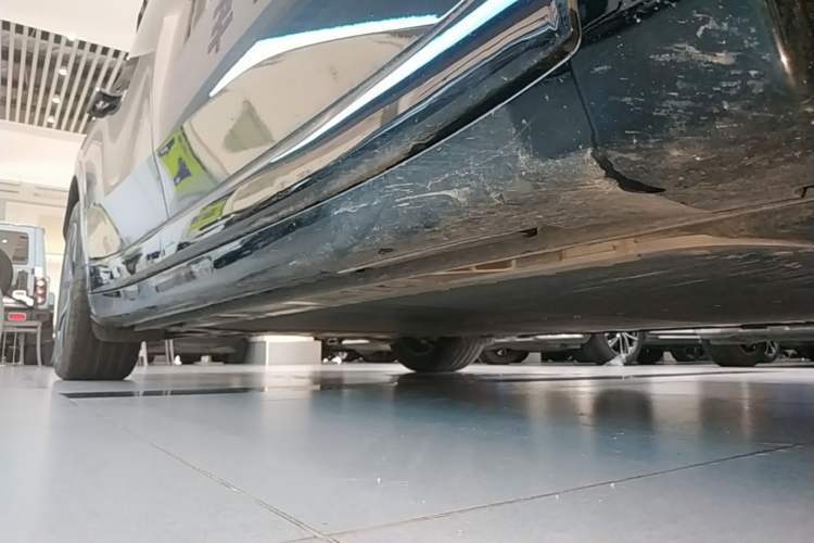 Used ONVO L60 2024 60 kWh Rear-Drive Version Right Side Sill