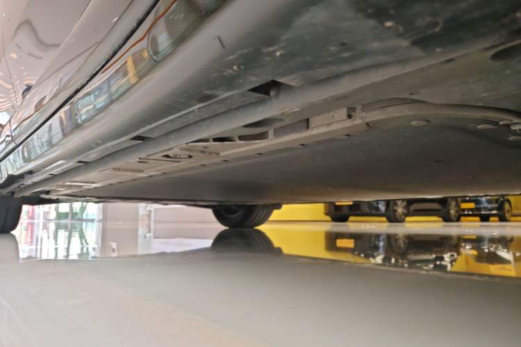 Used ONVO L60 2024 60 kWh Rear-Drive Version Right Side Sill