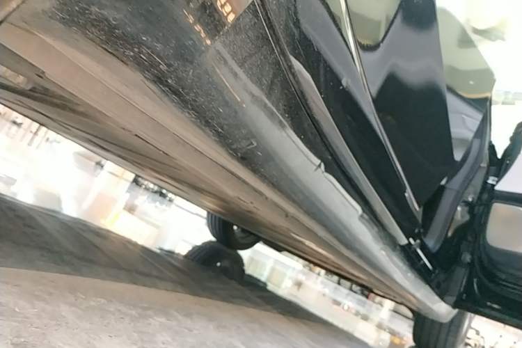 Used ONVO L60 2024 60 kWh Rear-Drive Version Right Side Sill