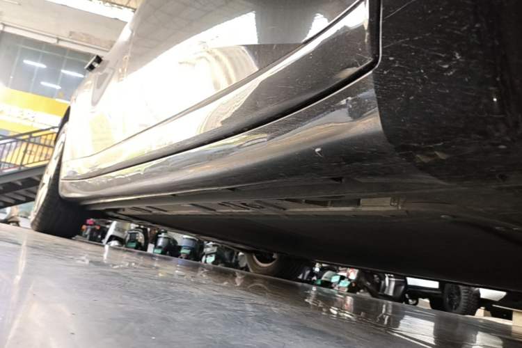Used ONVO L60 2024 60 kWh Rear-Drive Version Right Side Sill