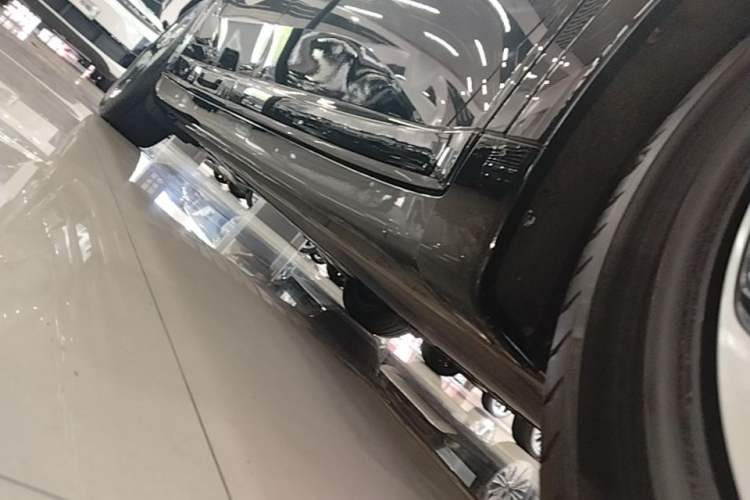 Used ONVO L60 2024 60 kWh Rear-Drive Version Right Side Sill