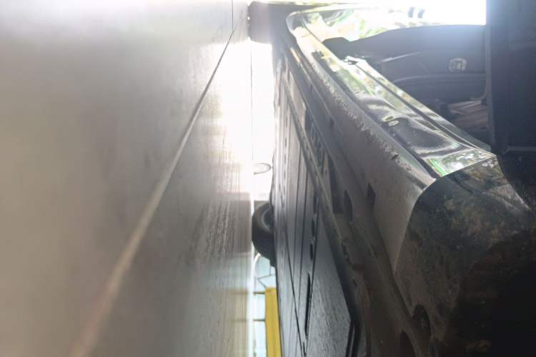 Used ONVO L60 2024 60 kWh Rear-Drive Version Right Side Sill