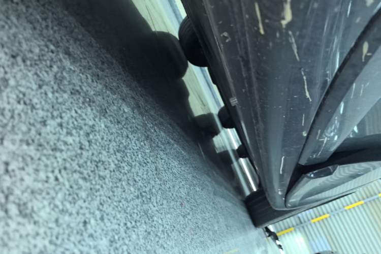 Used ONVO L60 2024 60 kWh Rear-Drive Version Right Side Sill