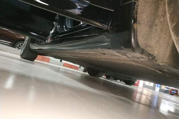 Used ONVO L60 2024 60 kWh Rear-Drive Version Right Side Sill