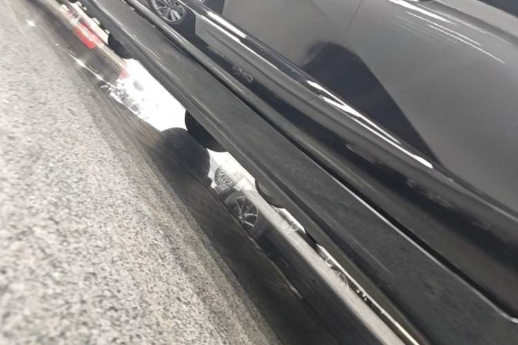 Used ONVO L60 2024 60 kWh Rear-Drive Version Right Side Sill