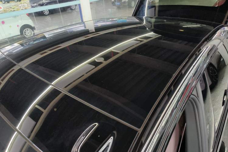 Used ONVO L60 2024 85 kWh Rear-Drive Version Roof