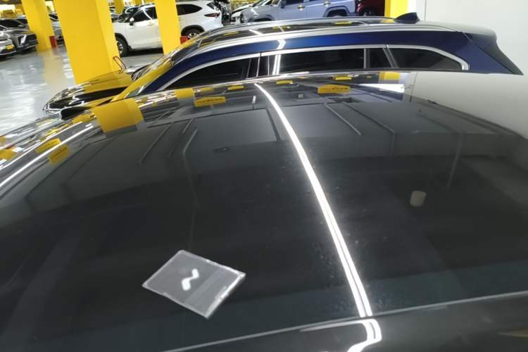 Used ONVO L60 2024 60 kWh All-Wheel Drive Roof