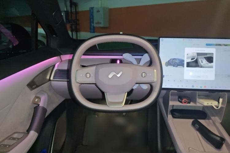 Used ONVO L60 2024 60 kWh All-Wheel Drive Steering Wheel