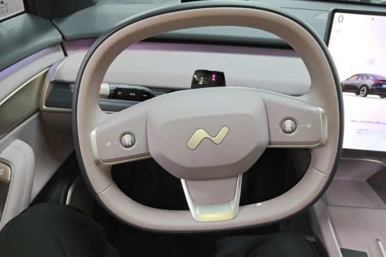 Used ONVO L60 2024 60 kWh All-Wheel Drive Steering Wheel