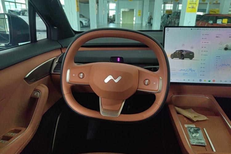 Used ONVO L60 2024 60 kWh All-Wheel Drive Steering Wheel
