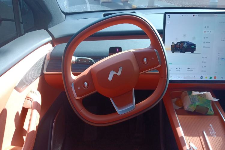 Used ONVO L60 2024 60 kWh All-Wheel Drive Steering Wheel