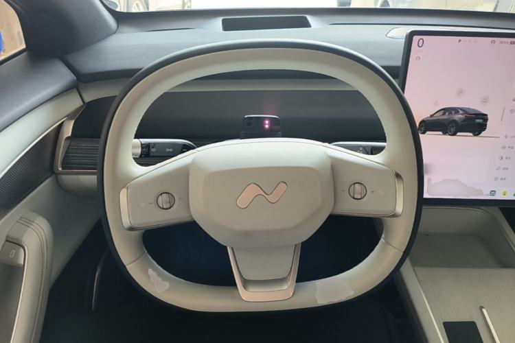Used ONVO L60 2024 60 kWh All-Wheel Drive Steering Wheel