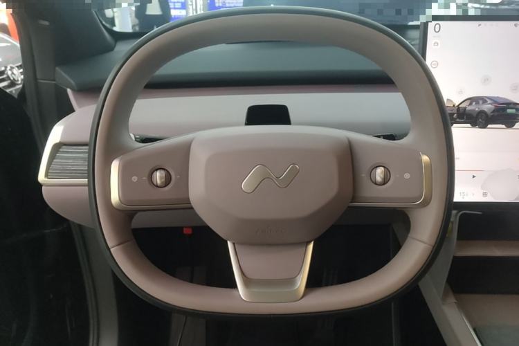 Used ONVO L60 2024 60 kWh All-Wheel Drive Steering Wheel