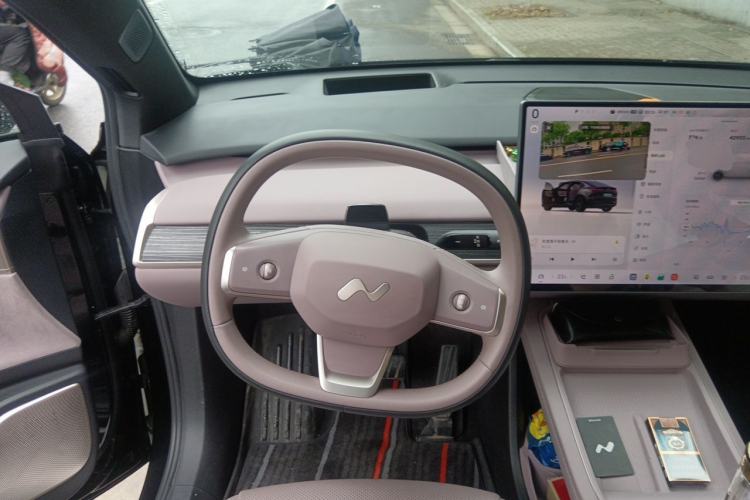 Used ONVO L60 2024 60 kWh All-Wheel Drive Steering Wheel