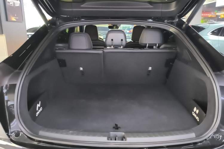 Used ONVO L60 2024 60 kWh Rear-Drive Version Trunk