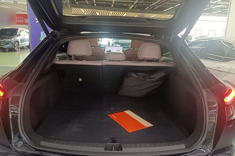 Used ONVO L60 2024 60 kWh Rear-Drive Version Trunk
