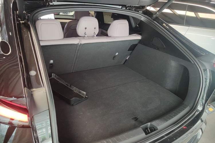 Used ONVO L60 2024 60 kWh Rear-Drive Version Trunk