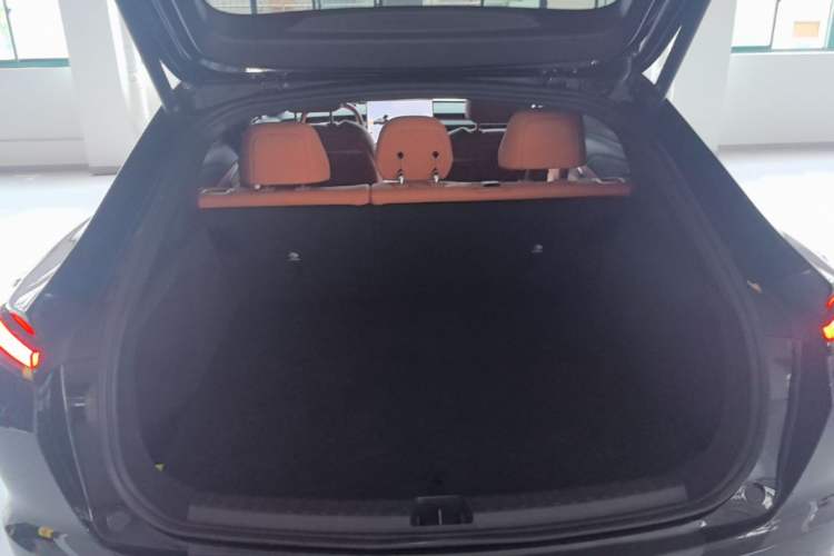 Used ONVO L60 2024 60 kWh Rear-Drive Version Trunk